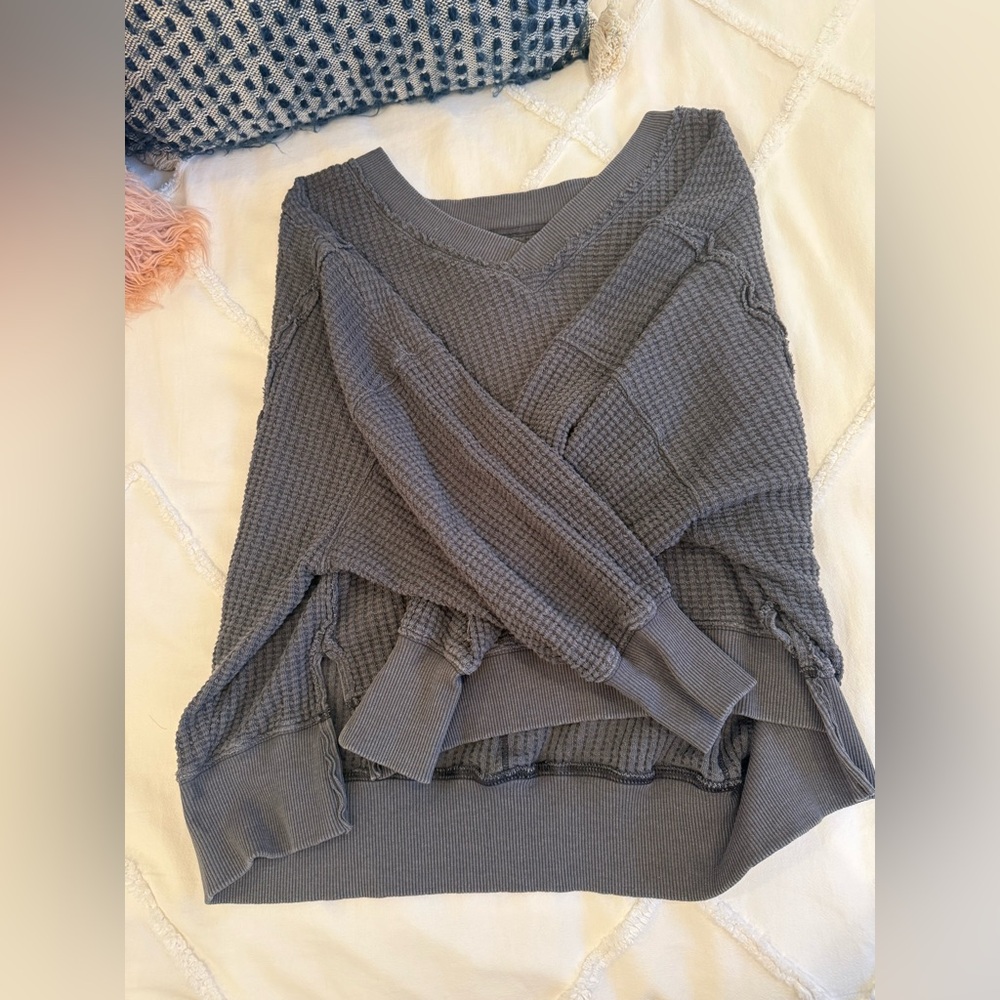 American Eagle Outfitters Charcoal V-Neck Waffle Knit Sweatshirt